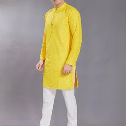 DIVISIVE Floral Embroidered Sequinned Mandarin Collar Slim Fit Kurta image 5