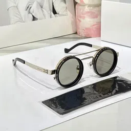 SPADEACES Unisex Black Lens & Silver-Toned Round Sunglasses with image 3