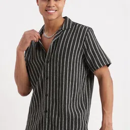 SHOWOFFFF Men Standard Striped Casual Shirt image 4