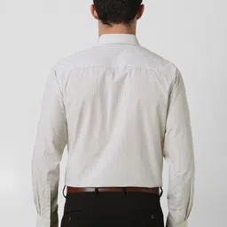 Peter England Men Slim Fit Spread Collar Micro Checked Cotton Formal Shirt image 2