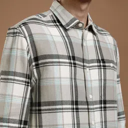 HIGHLANDER Men Opaque Checked Casual Shirt image 2