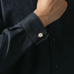 Van Heusen Men Textured Spread Collar Cotton Formal Shirt image 3