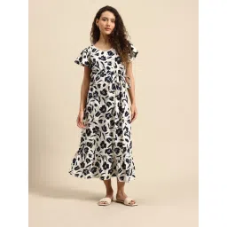 Blush9 Maternity Black And White Concealed Zip Maternity And Nursing Dress image 3