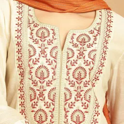 Tulsattva Women Ethnic Motifs Embroidered Kurta with Trousers & Dupatta image 5