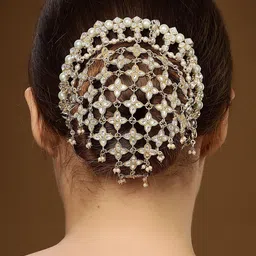 KARATCART Gold-Plated Kundan Studded Bun Pin image 4