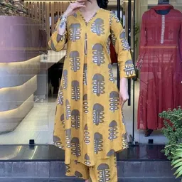 HB VENTURE Women Ethnic Motifs Printed Panelled Kurta with Palazzos image 3