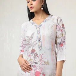 Soch Women Floral Printed Regular Mirror Work Linen Kurta with Trousers image 5