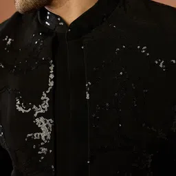 KISAH Men Sequinned Velvet Short Sherwani image 4