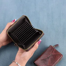 SZN Men Leather Card Holder image 3