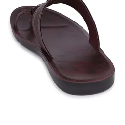 PENNEN Men Solid Lightweight Comfort Sandals image 3