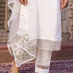 ATOXIC Women White Chanderi Silk Kurta Sets image 2