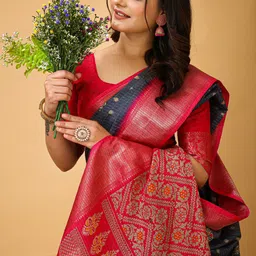 Rangtulika Ethnics Zari Saree image 3