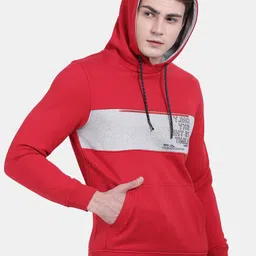 t-base Men Red Fleece Printed Hooded Sweatshirt image 3