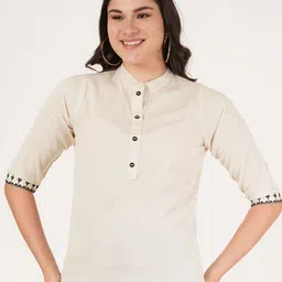 Brownverse Women Mandarin Collar Cotton Top-picture-35