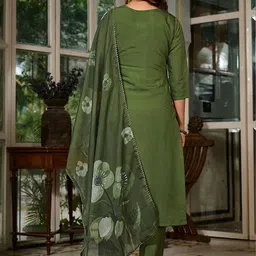 VS MALL Women Floral Embroidered Regular Thread Work Kurta with Trousers & With Dupatta image 4