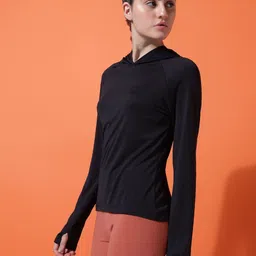 MKH Women Pockets T-shirt image 4