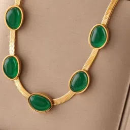 BLACKBOX Gold-Plated Emerald Stone Studded Jewellery Set image 4