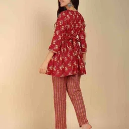 zelena Women Floral T-Shirt & Pyjamas Set image 3