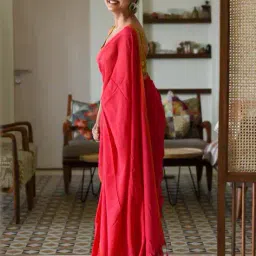 suta Women Cotton Blend Traditional Saree   image 3