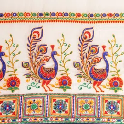 RAJGRANTH Bandhani Kutchi Embroidery Pure Georgette Half and Half Bandhani Saree image 3