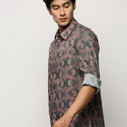 SHOWOFF Smart Slim Fit Geometric Printed Cotton Casual Shirt image 4