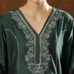 Anouk Women Ethnic Motifs Embroidered V-Neck Kurta with Trousers & Dupatta image 4