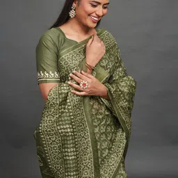 Rani Saahiba Floral Block Printed Pure Cotton Saree With Unstitched Blouse Piece image 3