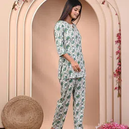 Futra Gabha Printed Nightdress image 4