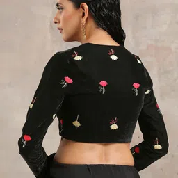 trueBrowns Black & Red Printed Saree Blouse image 4
