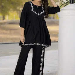 MITTOO Embroidered	Round Neck Tunic With Palazzo Co-Ords image 5