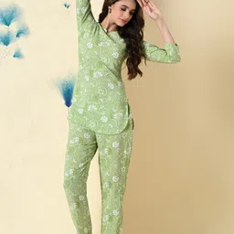 dreambe Women Night Suit Set Green Printed image 4