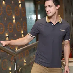 Shein Short Sleeves Contrast Trim Polo Tshirt image 3