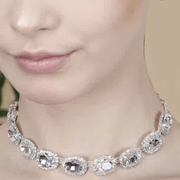 Sangria Stone-Studded Jewellery Set image 3