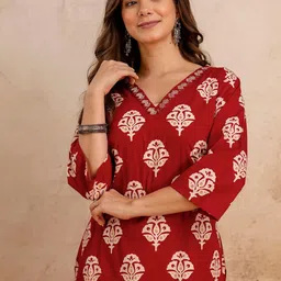 Sa Rasa Women Floral Printed Thread Work Kurta image 4