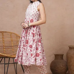 FASHOR Women Floral Printed Regular Pure Cotton Kurta with Trousers image 5