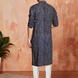 VASTRAMAY Bandhani Printed Mandarin Collar Straight Kurta With Trouser image 5