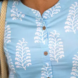 KALINI Floral Printed Mandarin Collar Straight Kurta With Palazzos image 5