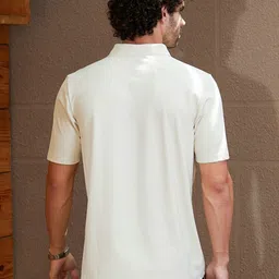 Campus Sutra Men Solid Polo Collar T-shirt image 2