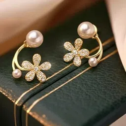 Vembley Floral Studs Earrings image 3