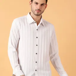 Kotty Men Relaxed Spread Collar Textured Cotton Casual Shirt-picture-26