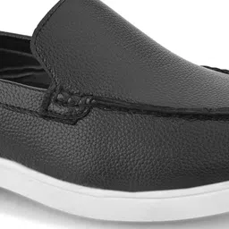 Roadster Men Black Round Toe Slip On PU Loafers image 4