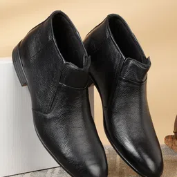 teakwood leathers Men's Black Solid Leather Slip-on Boots Boots For Men-picture-23
