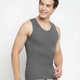 la intimo Men Round-Neck Vest with Stitch Detail image 3