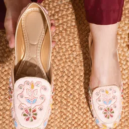 froh feet Traditional Punjabi Jutti & Mojaris Jutis For Women-picture-25