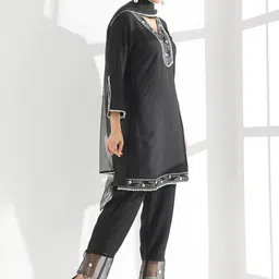 Anouk Black Ethnic Motifs Yoke Design Thread Work Kurta With Trousers & Dupatta image 3