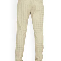 FUBAR Men Relaxed Slim Fit Mid-Rise Checked Easy Wash Regular Trouser image 3