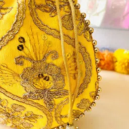 byra Women Yellow Potli image 2