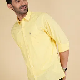 allen solly Men Regular Fit Solid Casual Shirt image 2