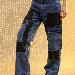 Freehand by The Indian Garage Co Women Relaxed Fit Heavy Fade Pure Cotton Cargo Jeans image 4