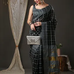 Saree mall Checks Silk Blend Saree image 2